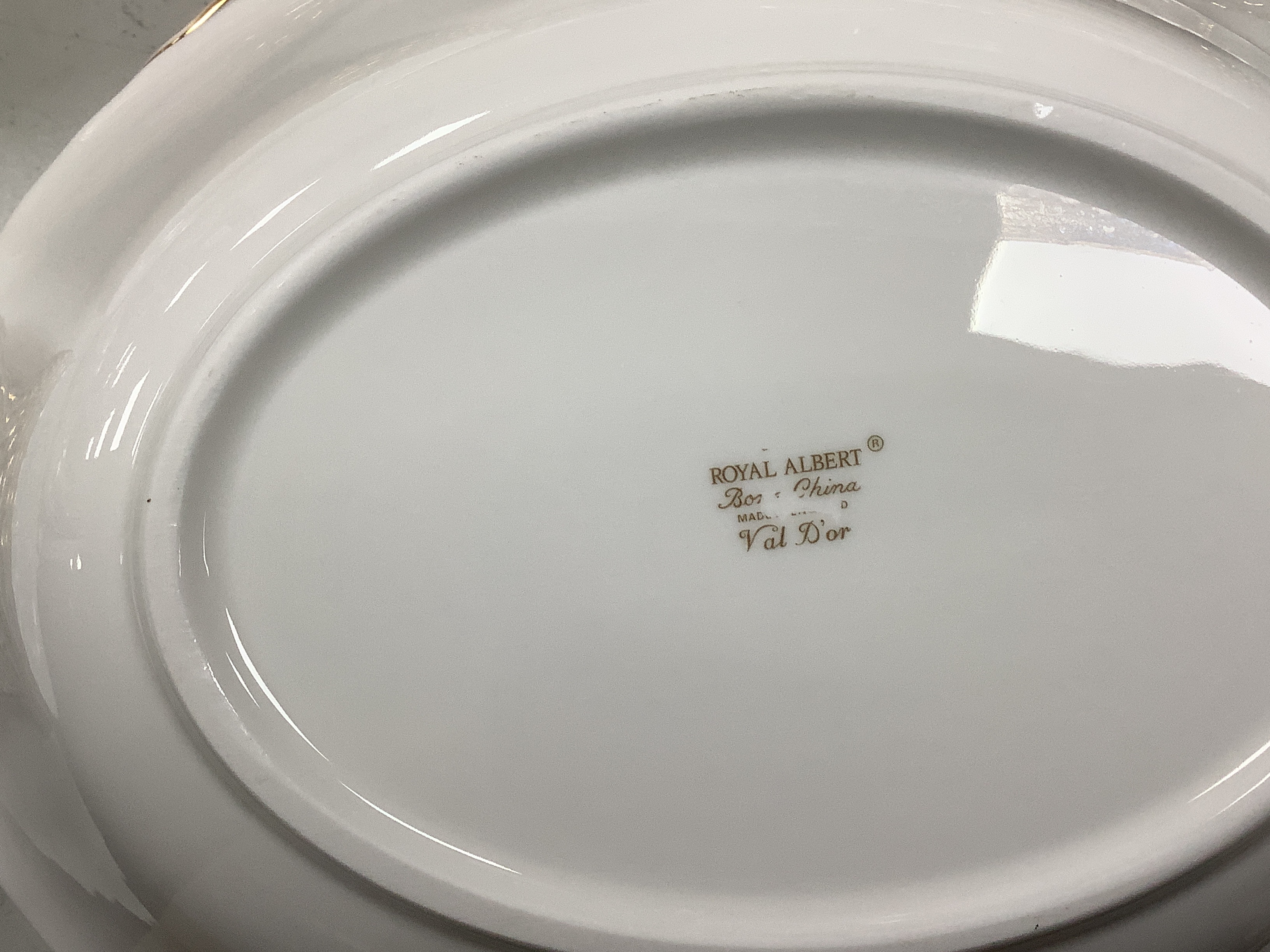 A Royal Albert ‘Val d'Or’ pattern dinner service